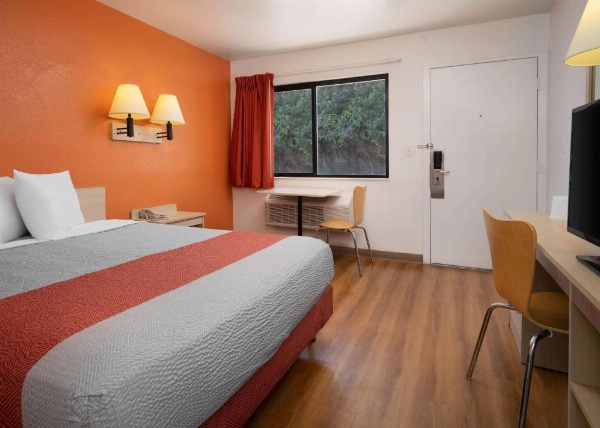 Motel 6 San Luis Obispo North image 11