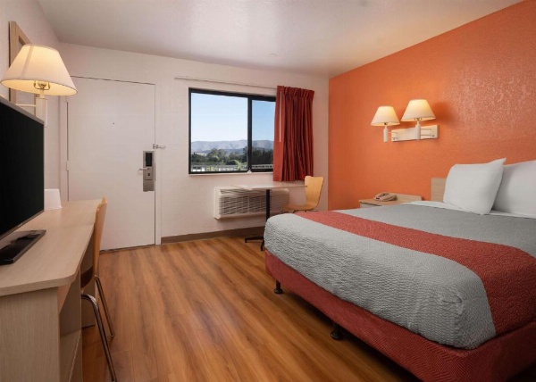 Motel 6 San Luis Obispo North image 9